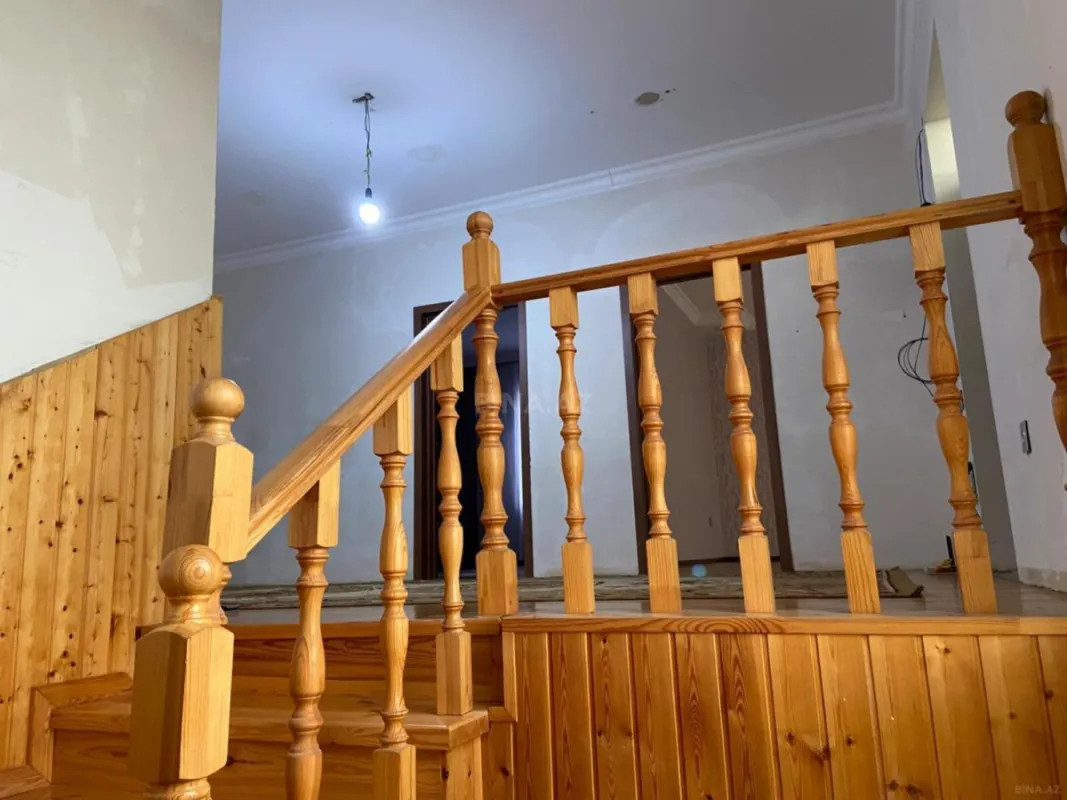 Satılır 7 otaqlı həyət evi 180 m²