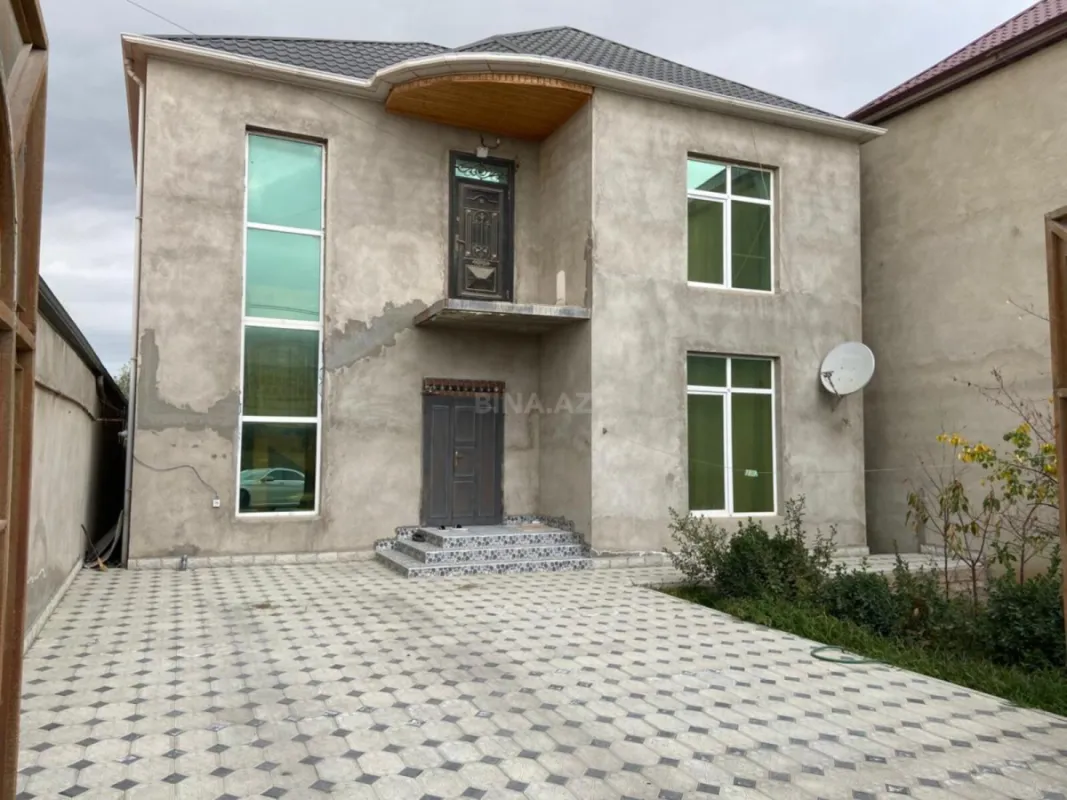 Satılır 7 otaqlı həyət evi 180 m²