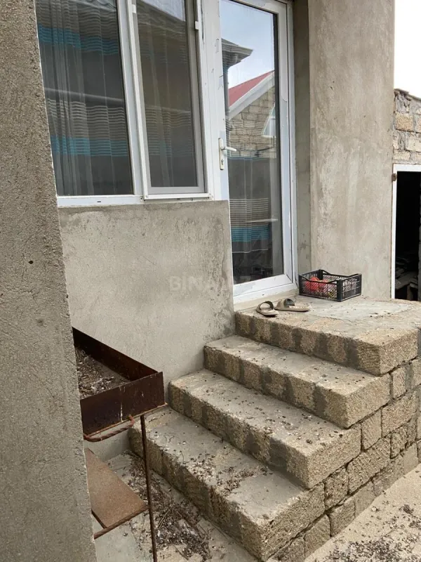 Satılır 7 otaqlı həyət evi 180 m²