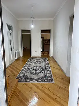 Satılır 7 otaqlı həyət evi 180 m²