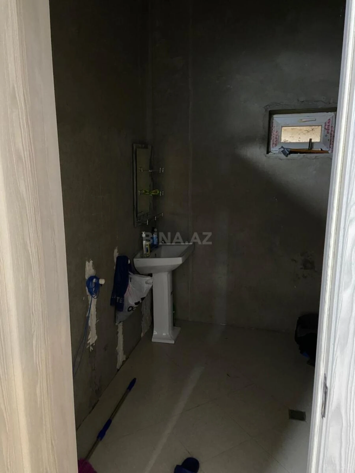 Satılır 7 otaqlı həyət evi 180 m²