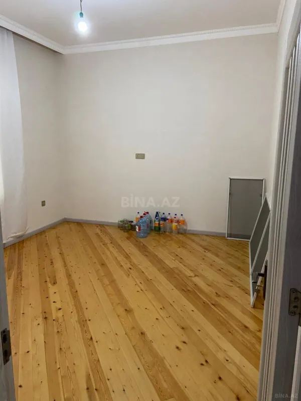 Satılır 7 otaqlı həyət evi 180 m²