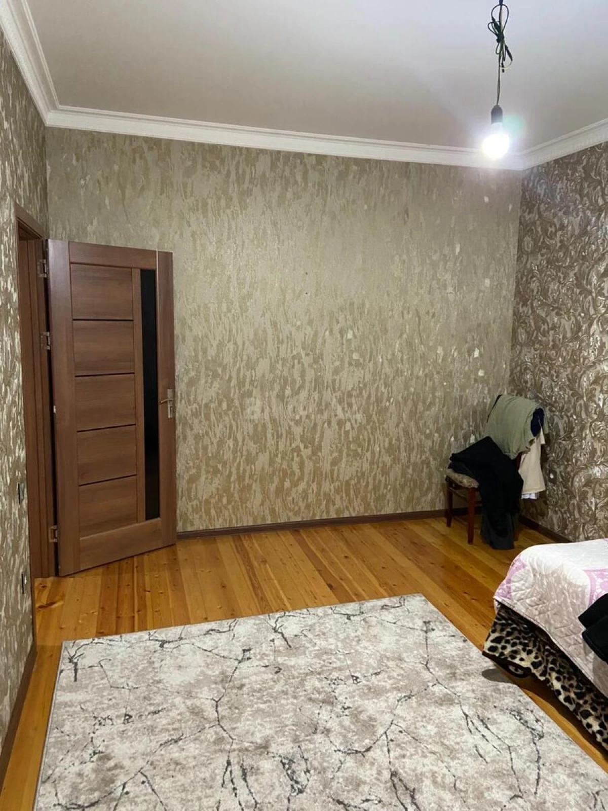 Satılır 7 otaqlı həyət evi 180 m²