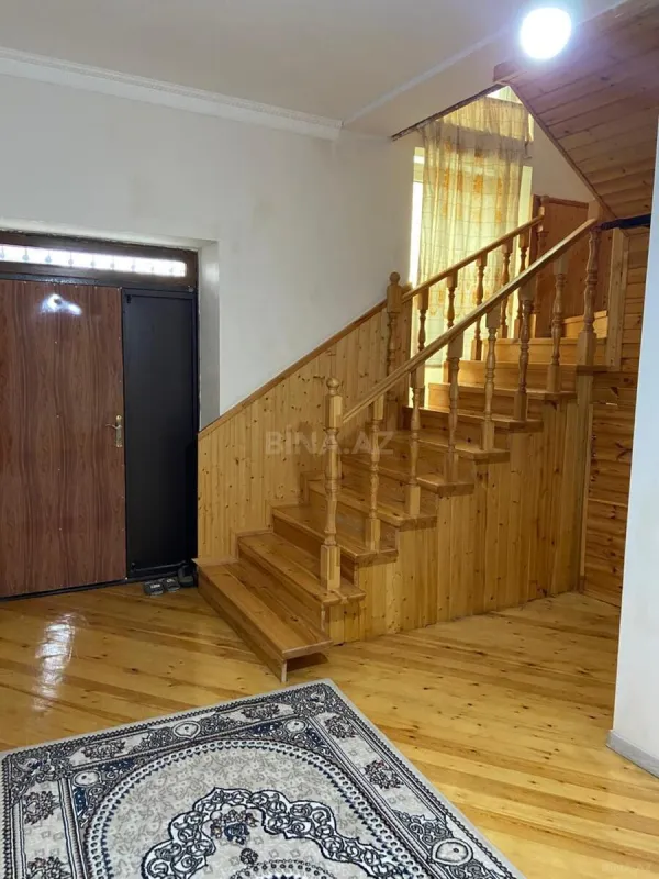 Satılır 7 otaqlı həyət evi 180 m²