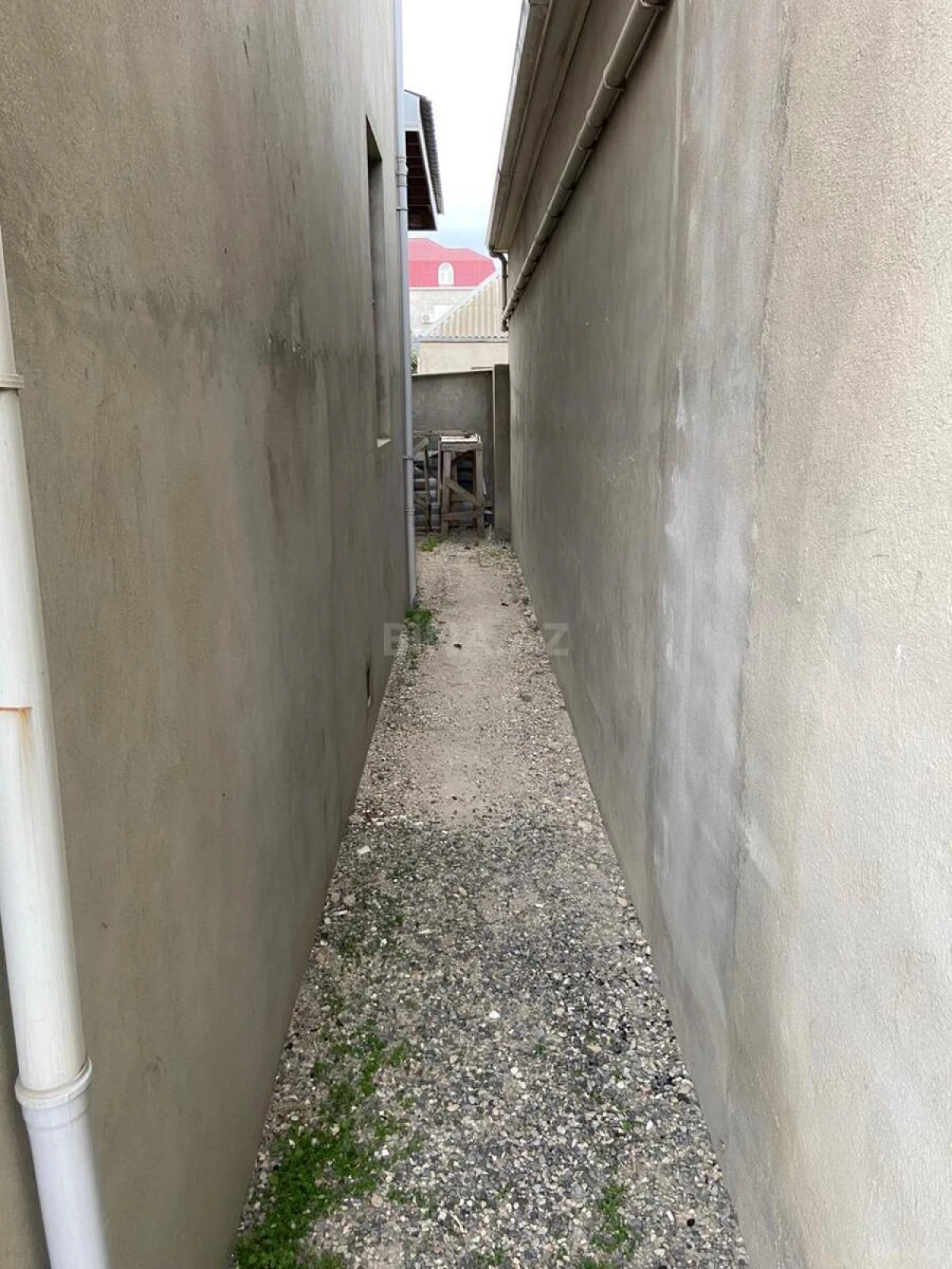 Satılır 7 otaqlı həyət evi 180 m²