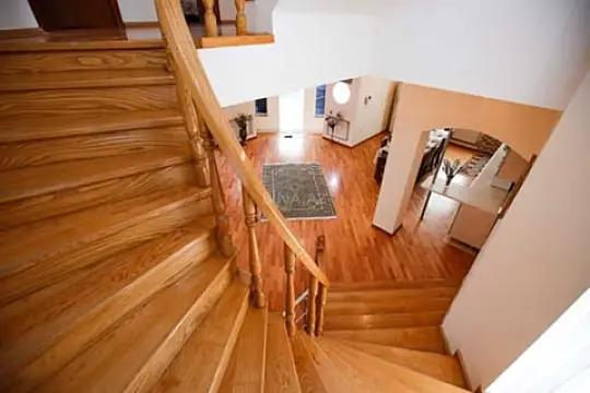 Satılır 8 otaqlı həyət evi 400 m²