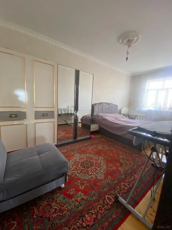 Satılır 8 otaqlı həyət evi 500 m²