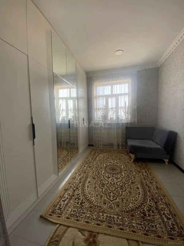 Satılır 8 otaqlı həyət evi 500 m²