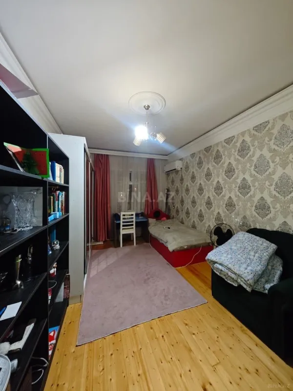 Satılır 1 otaqlı mənzil 40 m²
