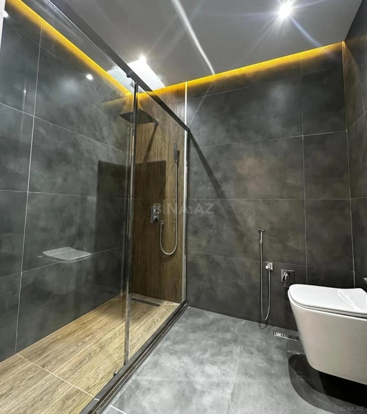 Satılır 2 otaqlı mənzil 91 m²