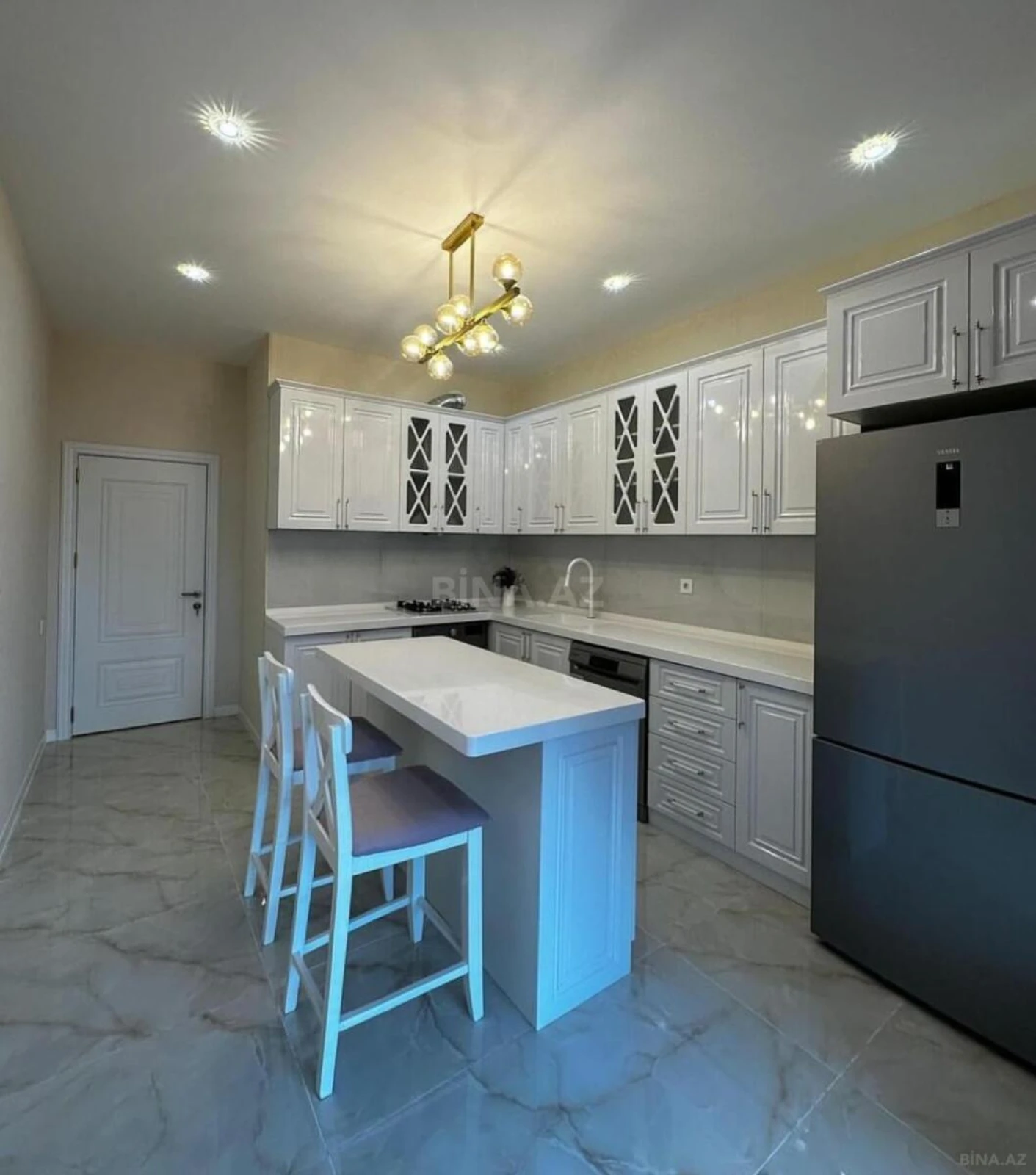 Satılır 2 otaqlı mənzil 91 m²