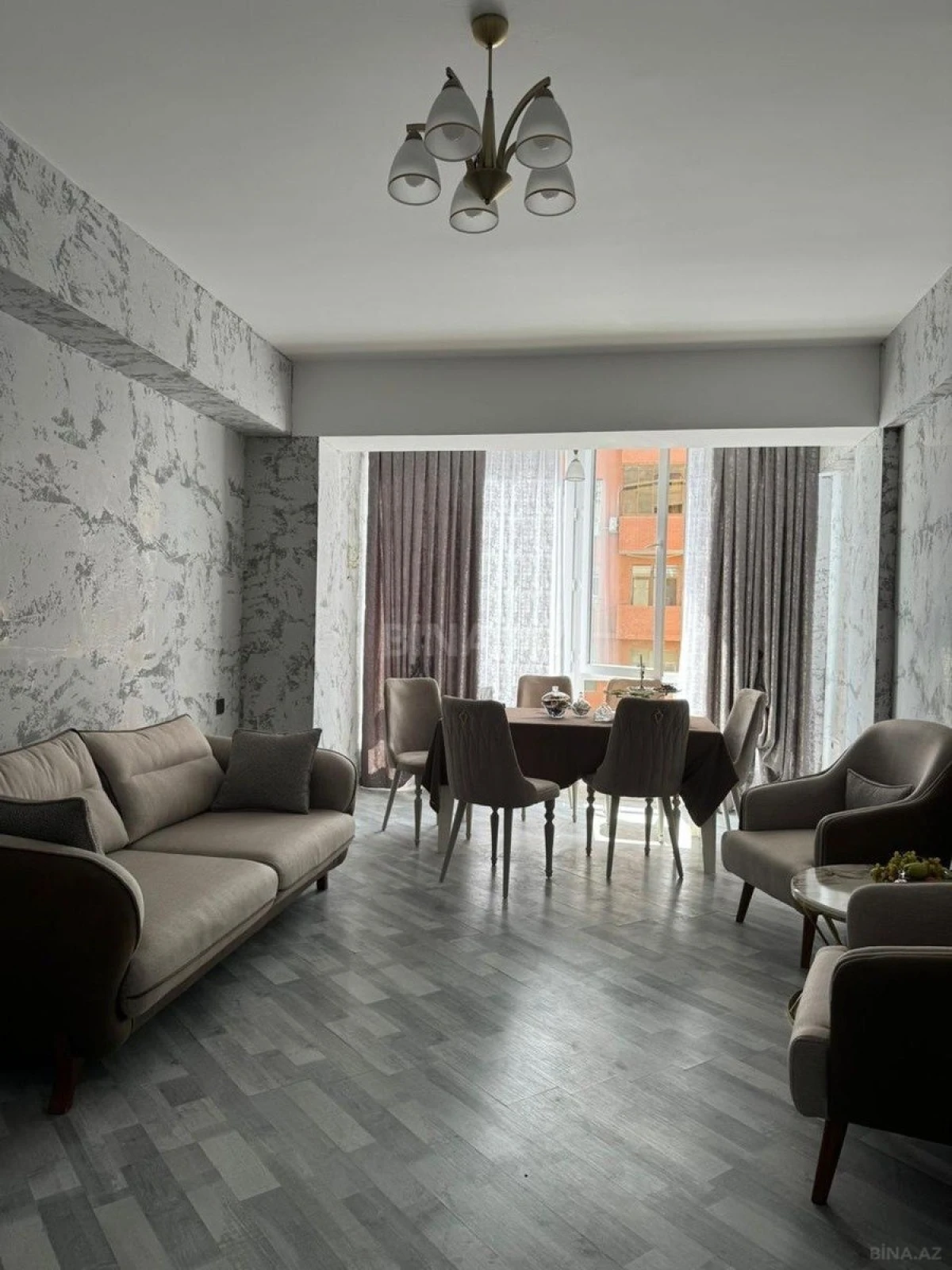 Kirayə verilir 3 otaqlı mənzil 150 m²