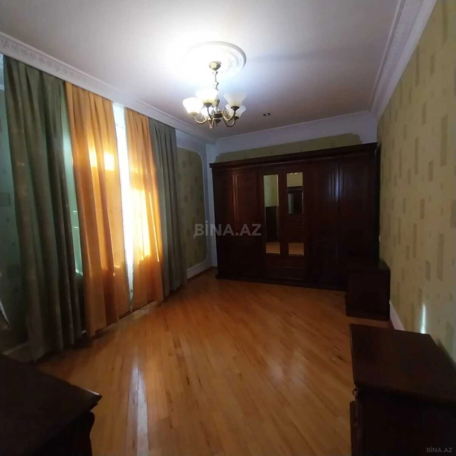 Kirayə verilir 8 otaqlı həyət evi 450 m²