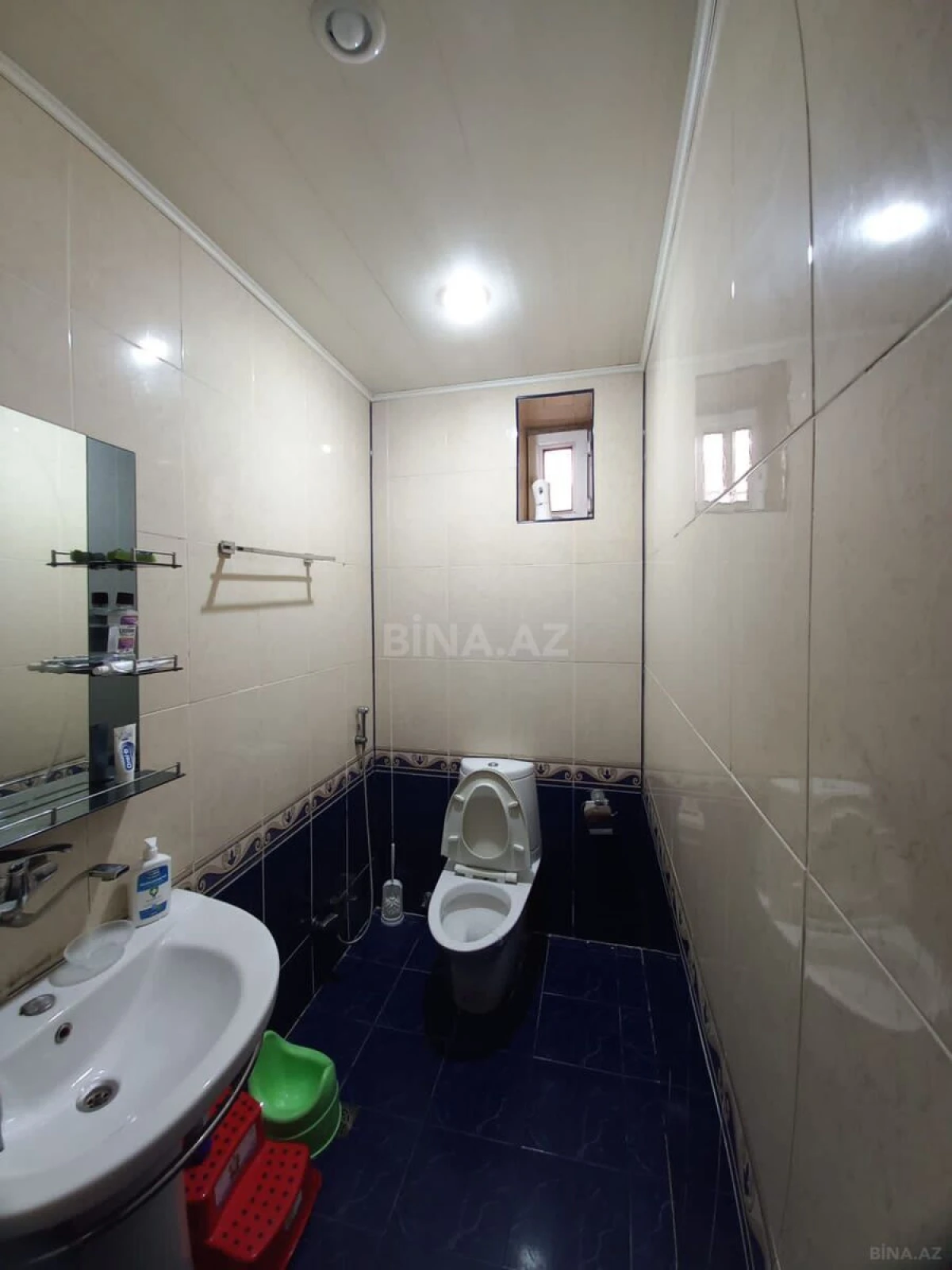Kirayə verilir 8 otaqlı həyət evi 450 m²