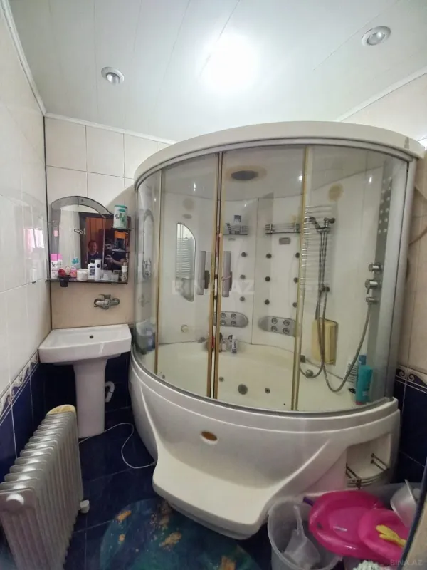 Kirayə verilir 8 otaqlı həyət evi 450 m²