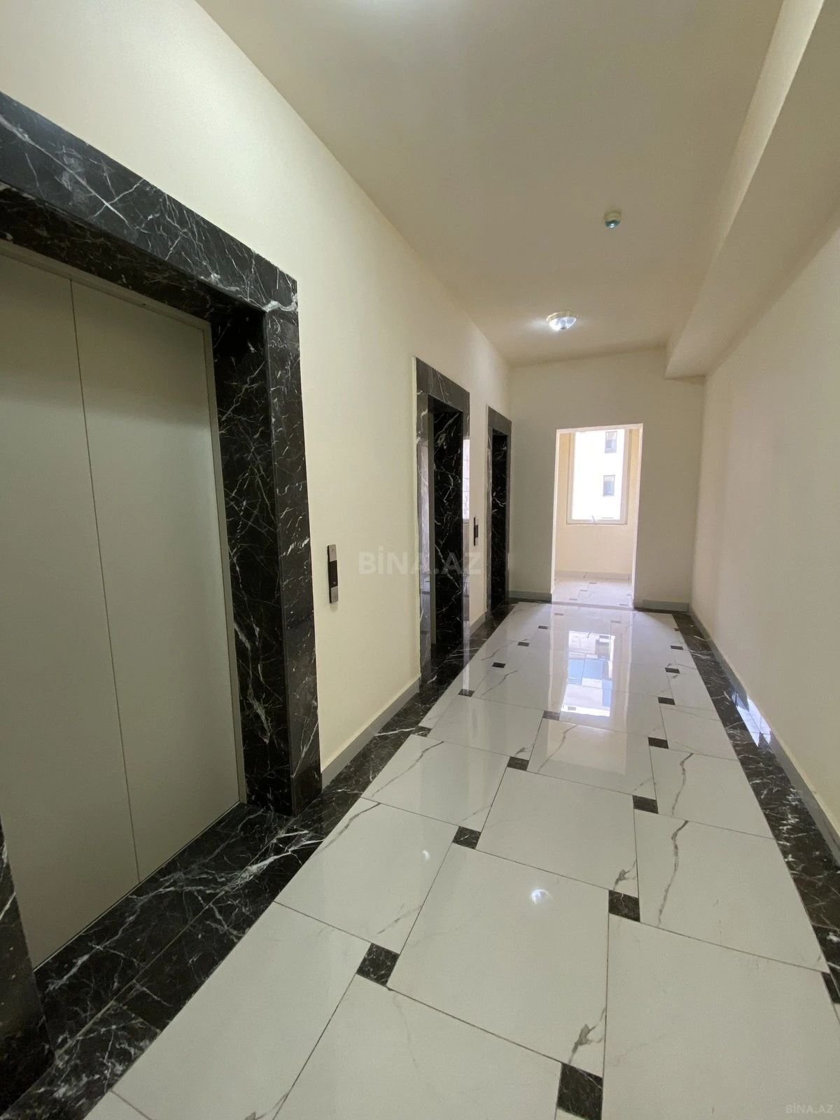 Satılır 2 otaqlı mənzil 80 m²