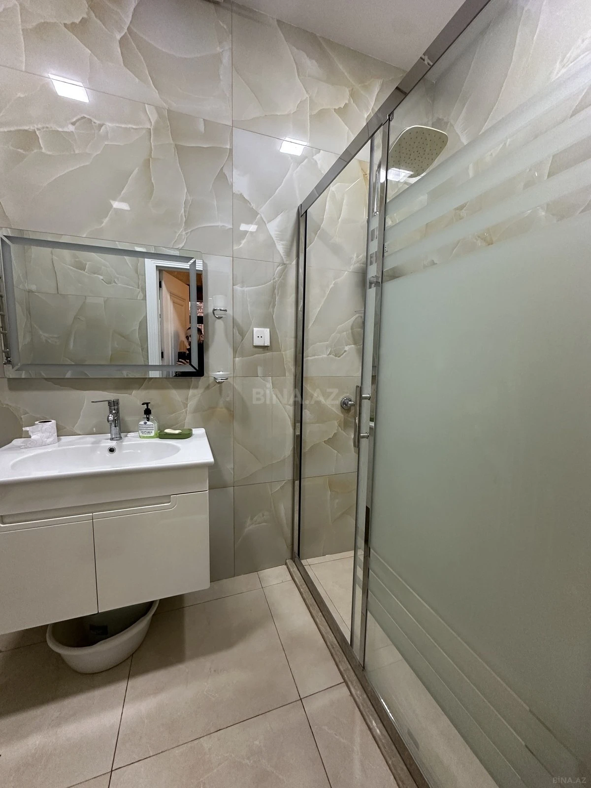 Kirayə verilir 2 otaqlı mənzil 50 m²