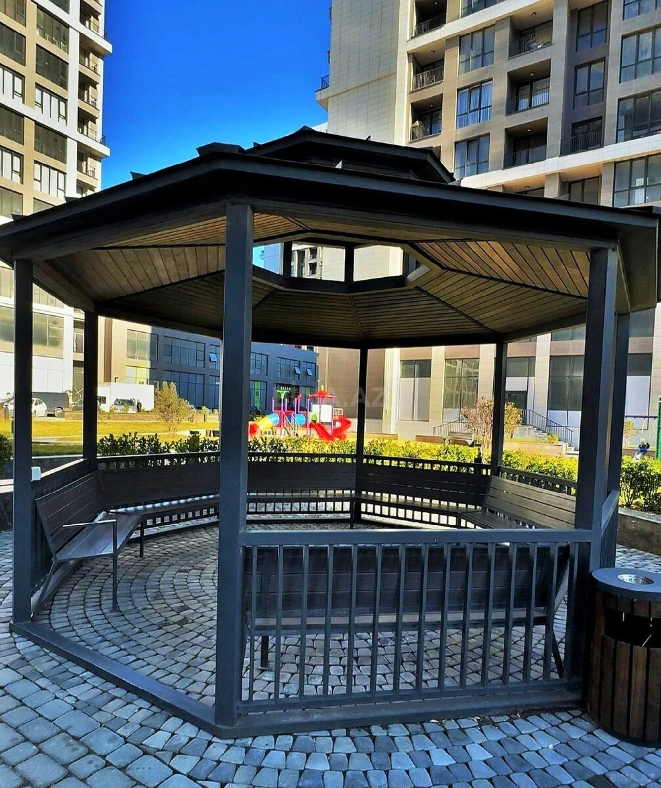 Satılır 3 otaqlı mənzil 146.4 m²