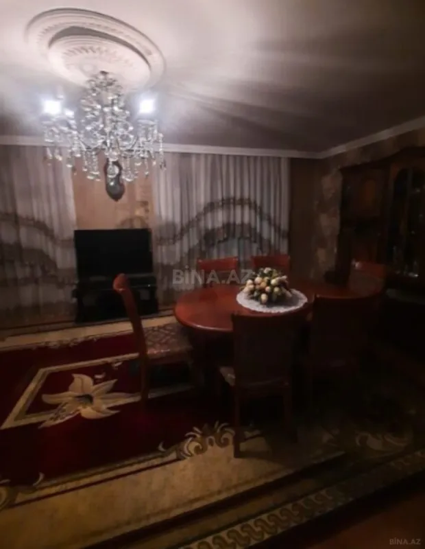 Satılır 4 otaqlı mənzil 100 m²