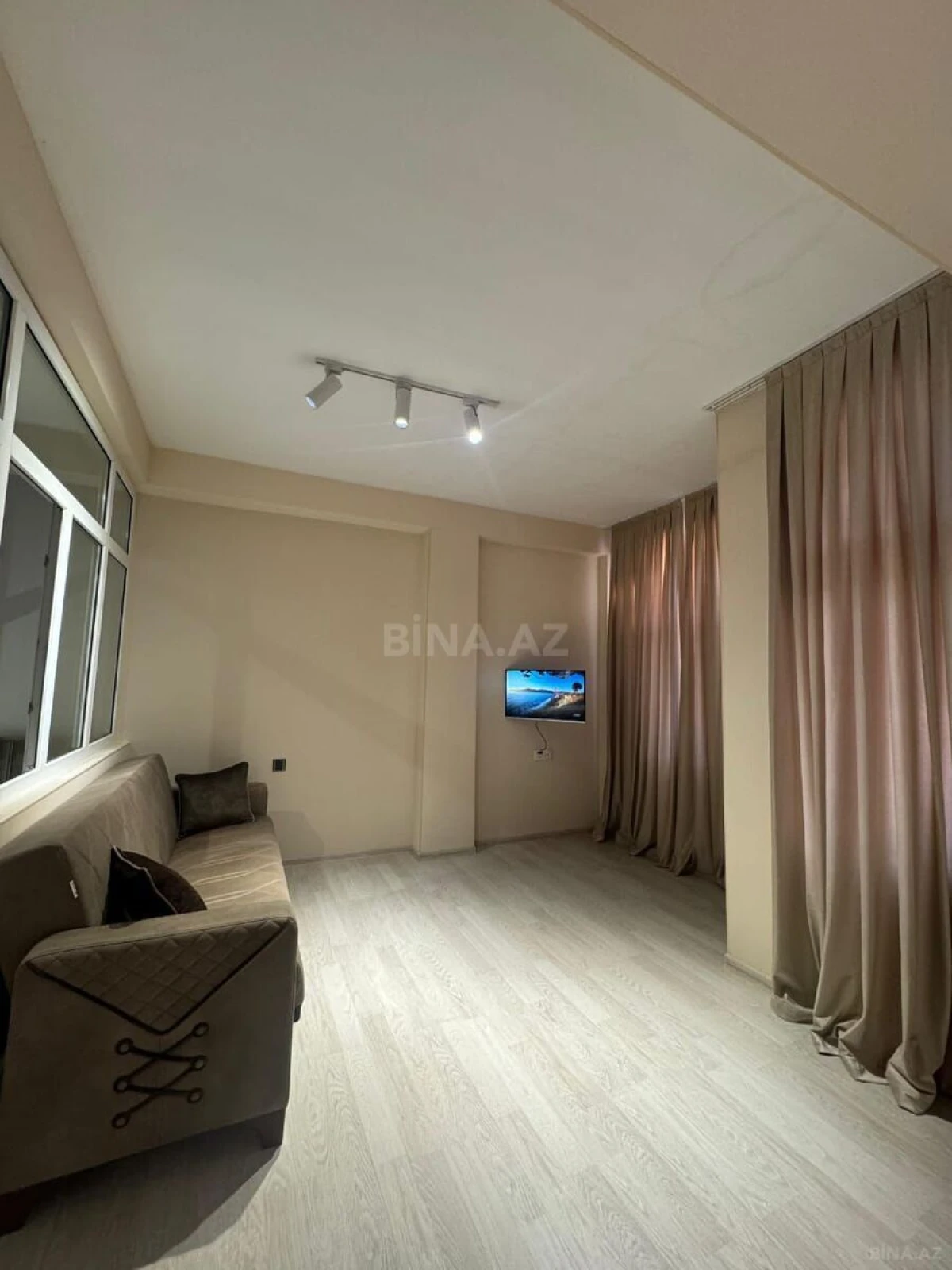 Kirayə verilir 2 otaqlı mənzil 60 m²
