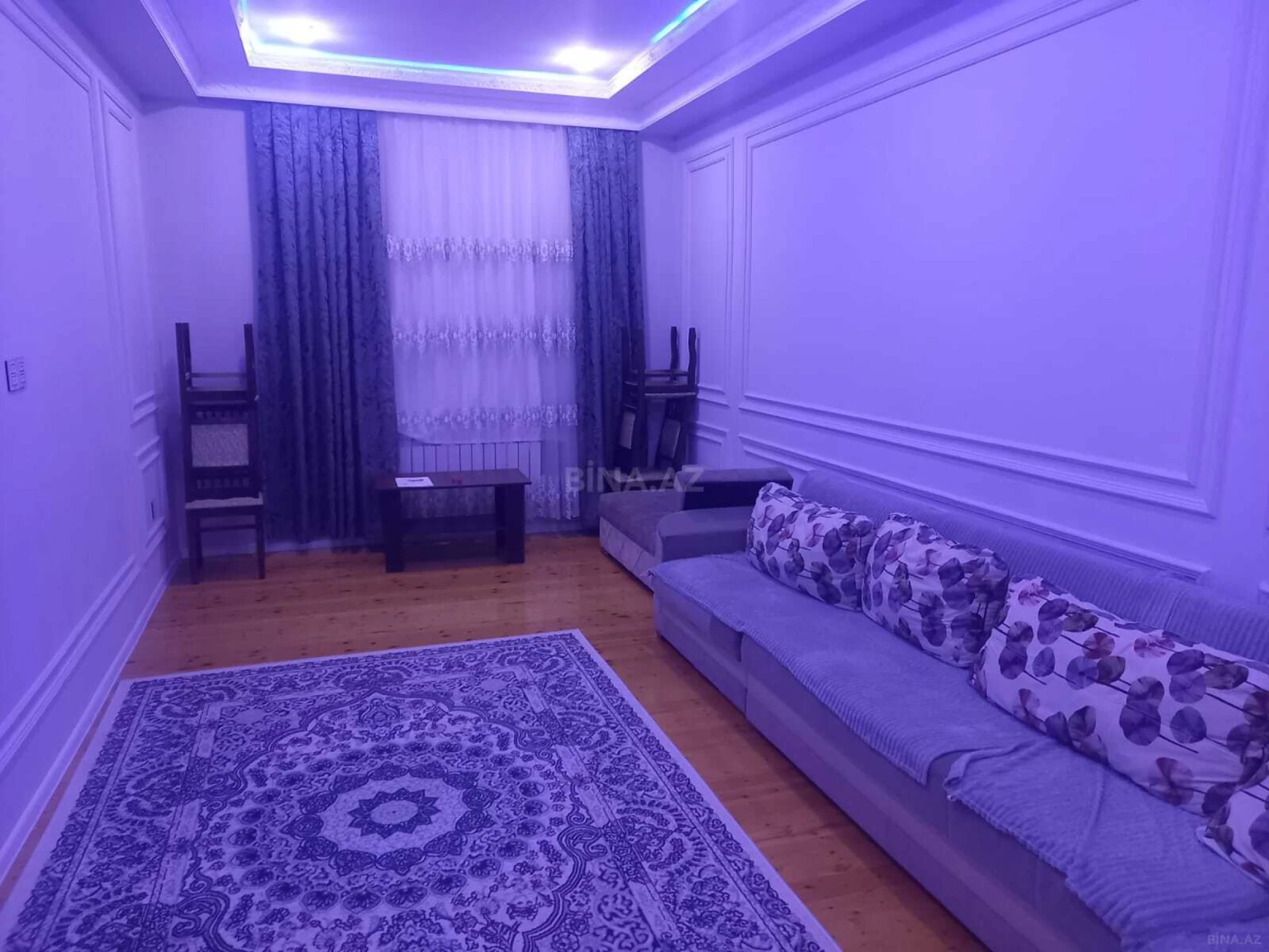 Kirayə verilir 2 otaqlı mənzil 70 m²