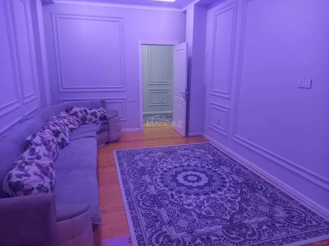 Kirayə verilir 2 otaqlı mənzil 70 m²