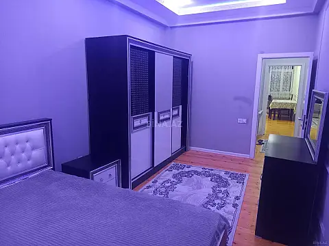 Kirayə verilir 2 otaqlı mənzil 70 m²