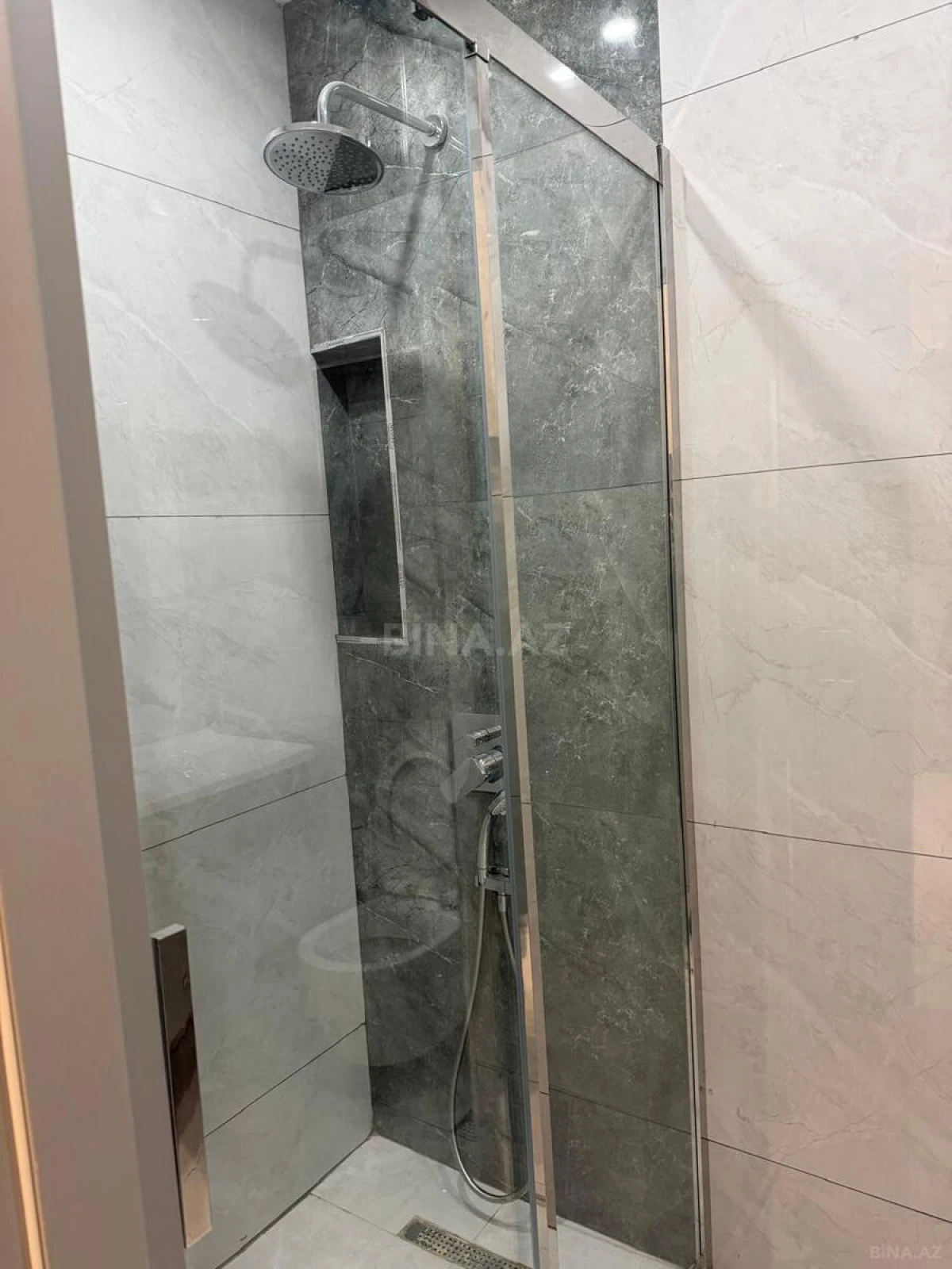 Satılır 2 otaqlı mənzil 91 m²