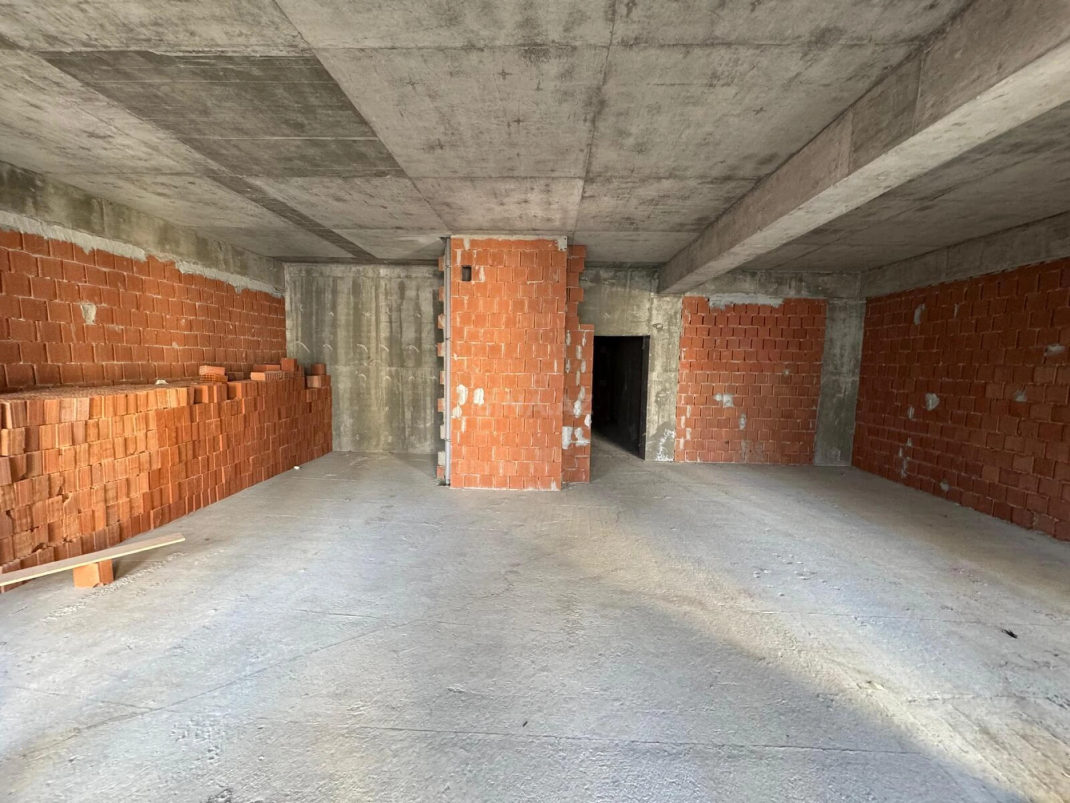 Satılır 2 otaqlı mənzil 117.2 m²