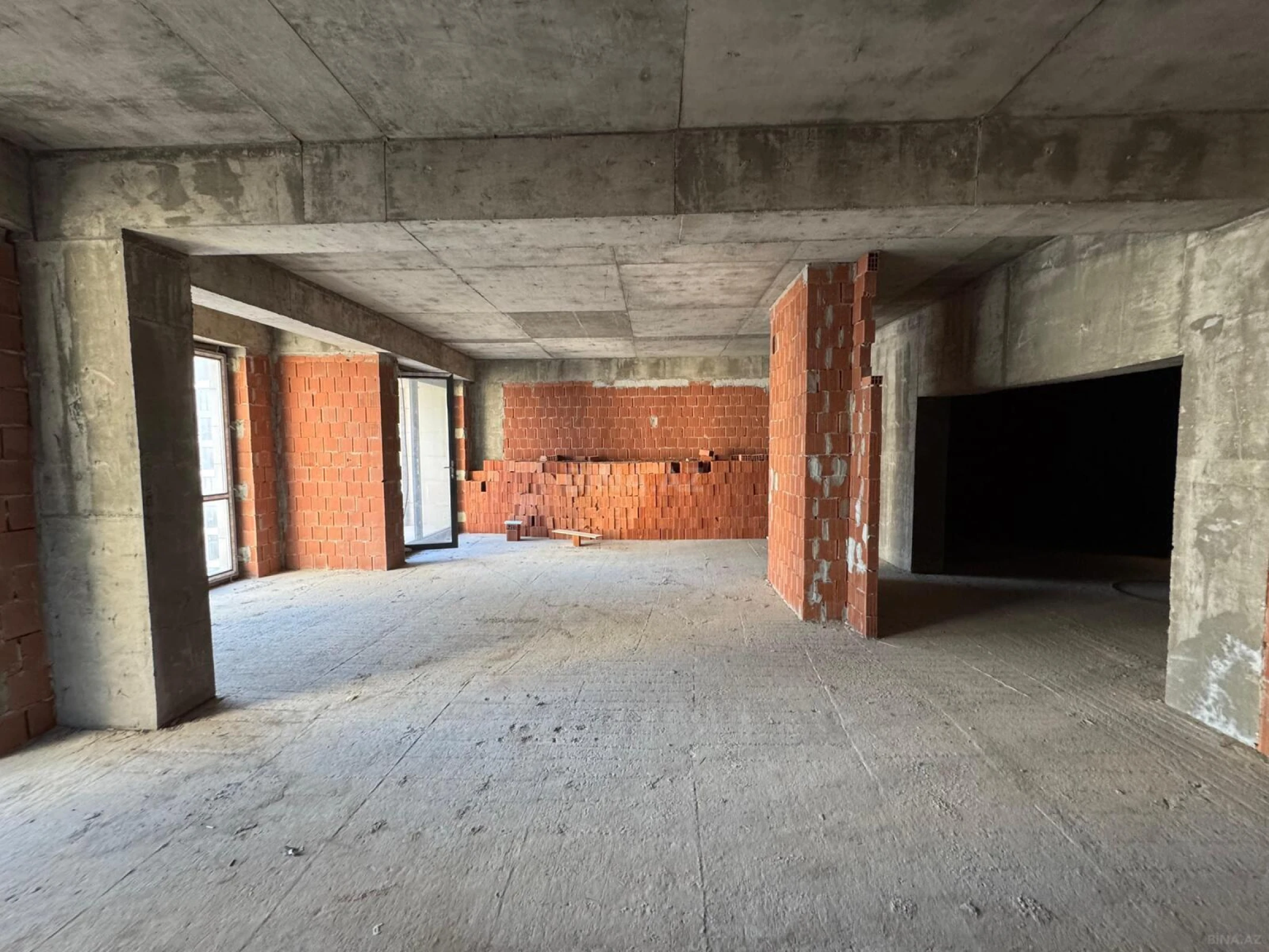 Satılır 2 otaqlı mənzil 117.2 m²