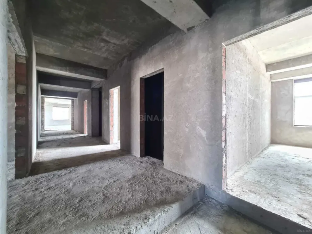 Satılır 4 otaqlı mənzil 209 m²