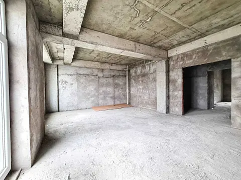 Satılır 4 otaqlı mənzil 209 m²