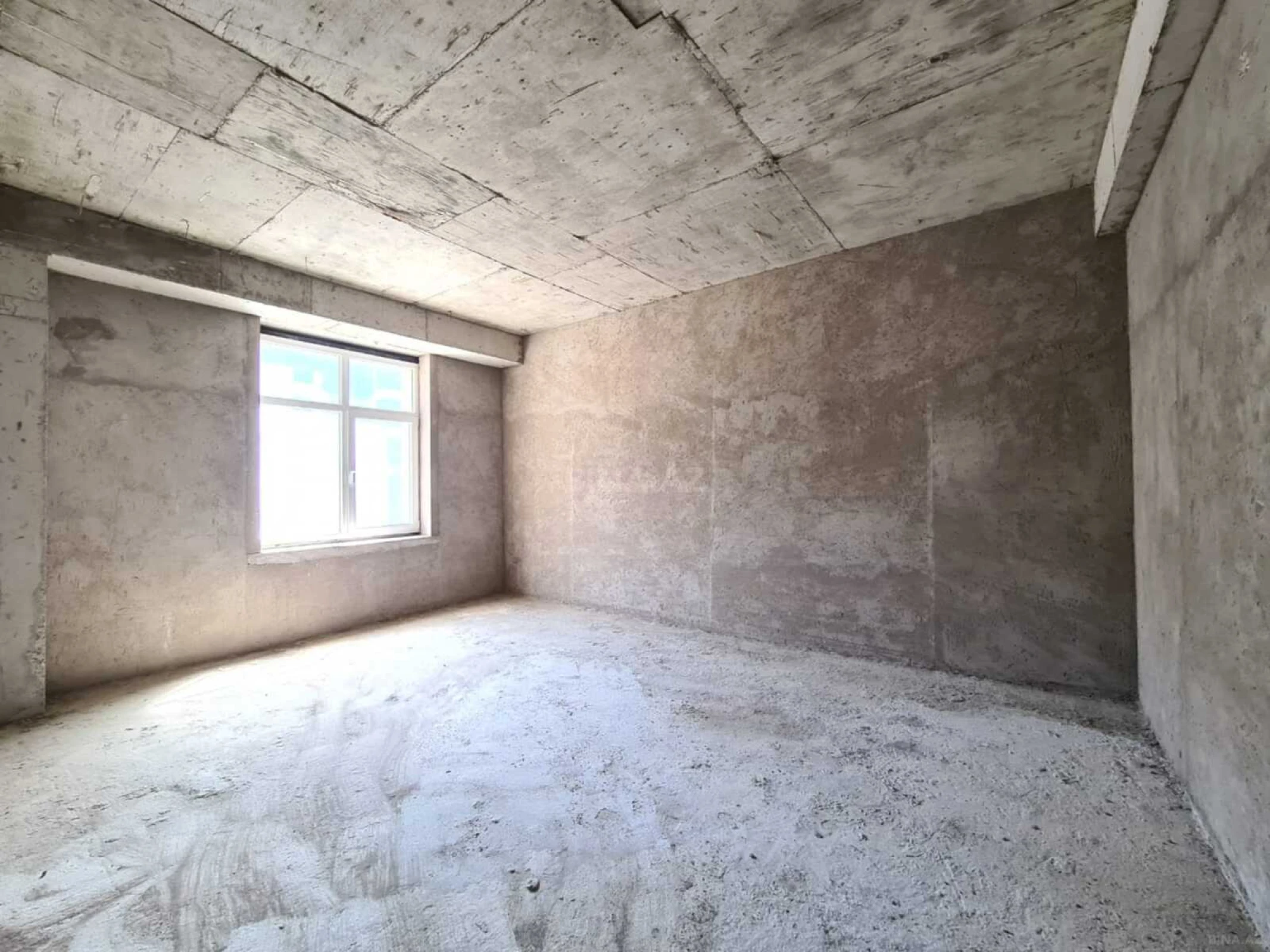 Satılır 4 otaqlı mənzil 209 m²