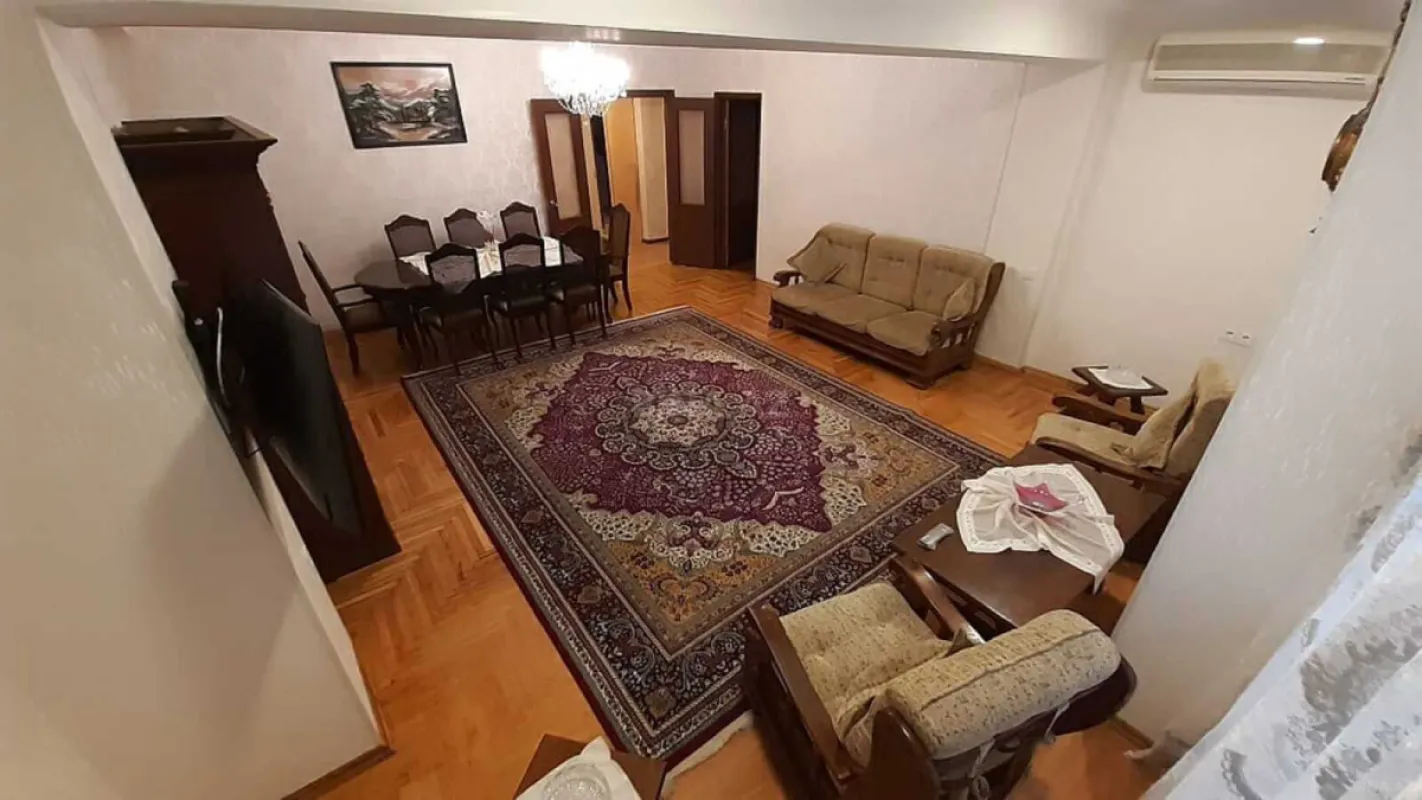 Kirayə verilir 3 otaqlı mənzil 95 m²