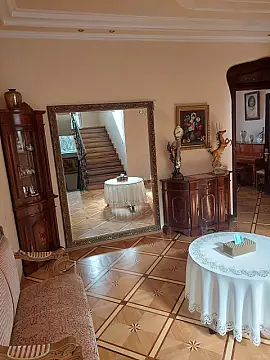 Kirayə verilir 7 otaqlı həyət evi 700 m²