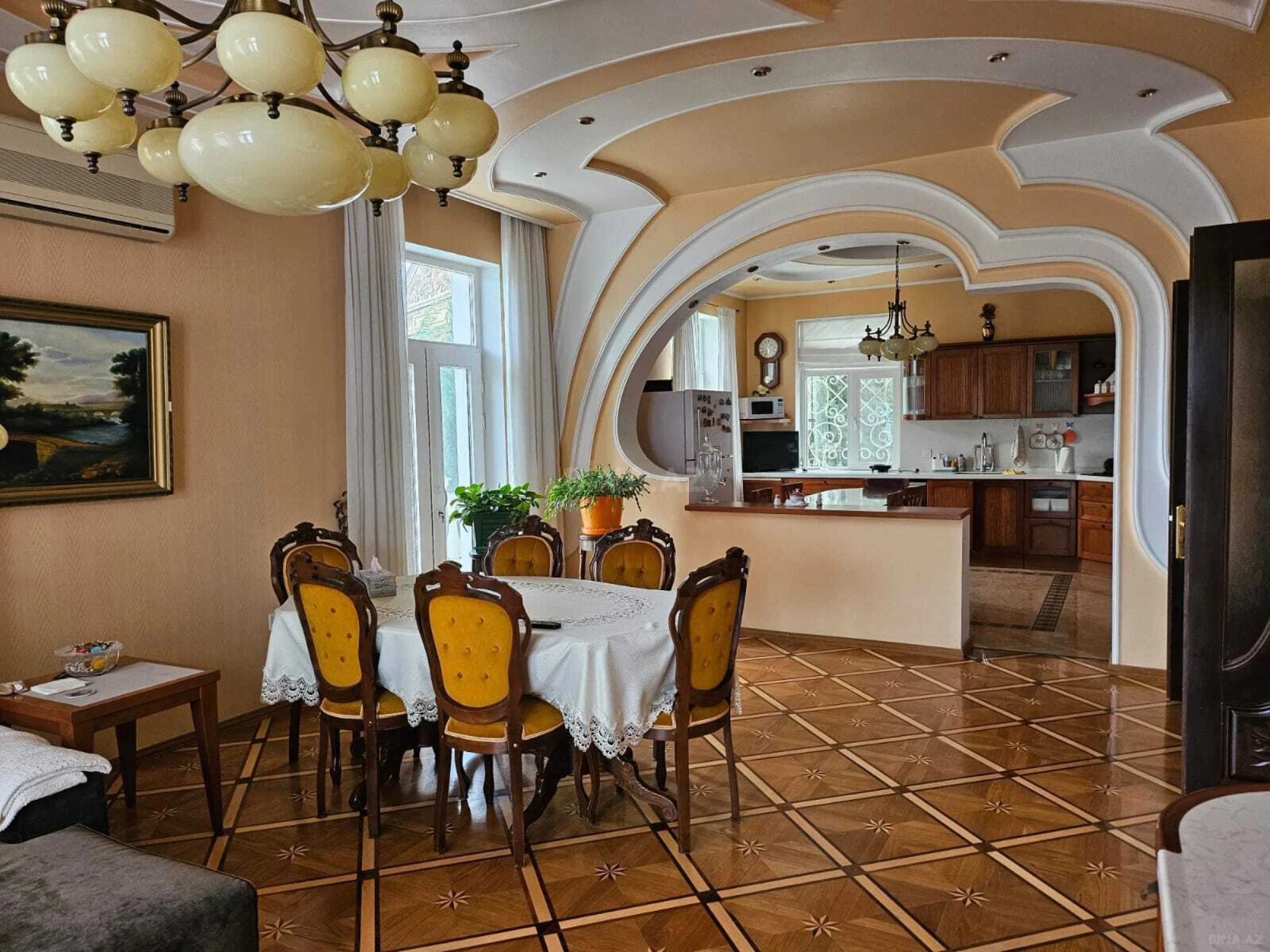 Kirayə verilir 7 otaqlı həyət evi 700 m²