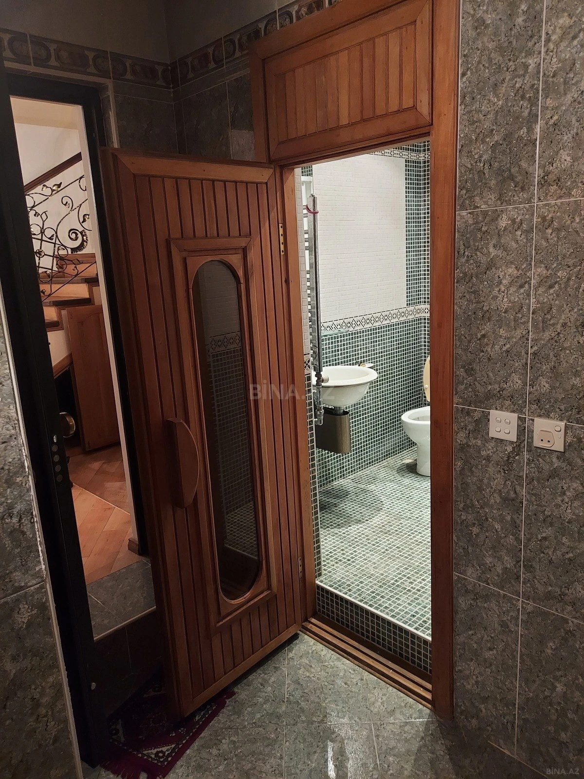 Kirayə verilir 7 otaqlı həyət evi 700 m²