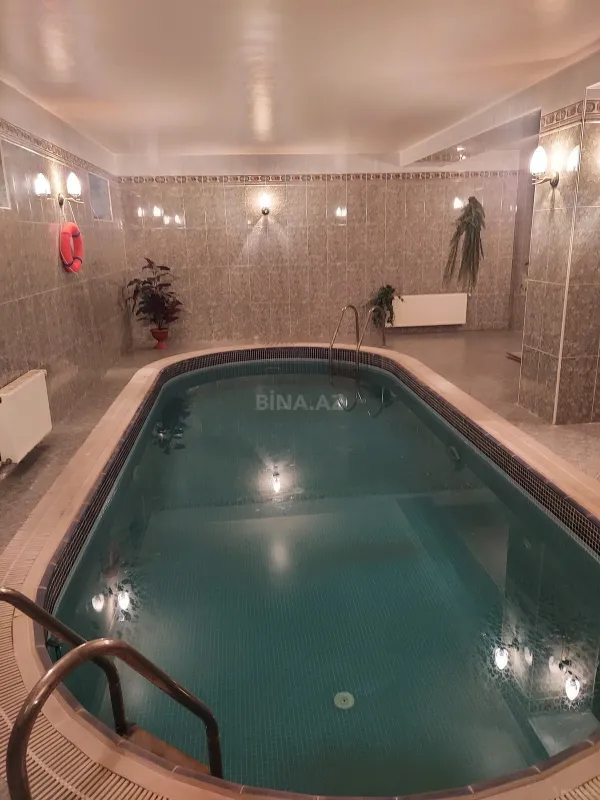 Kirayə verilir 7 otaqlı həyət evi 700 m²