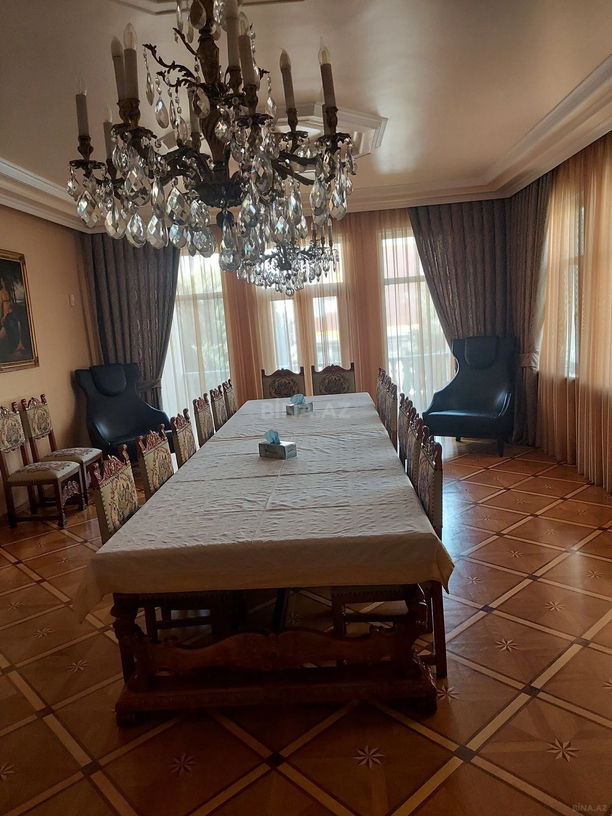 Kirayə verilir 7 otaqlı həyət evi 700 m²