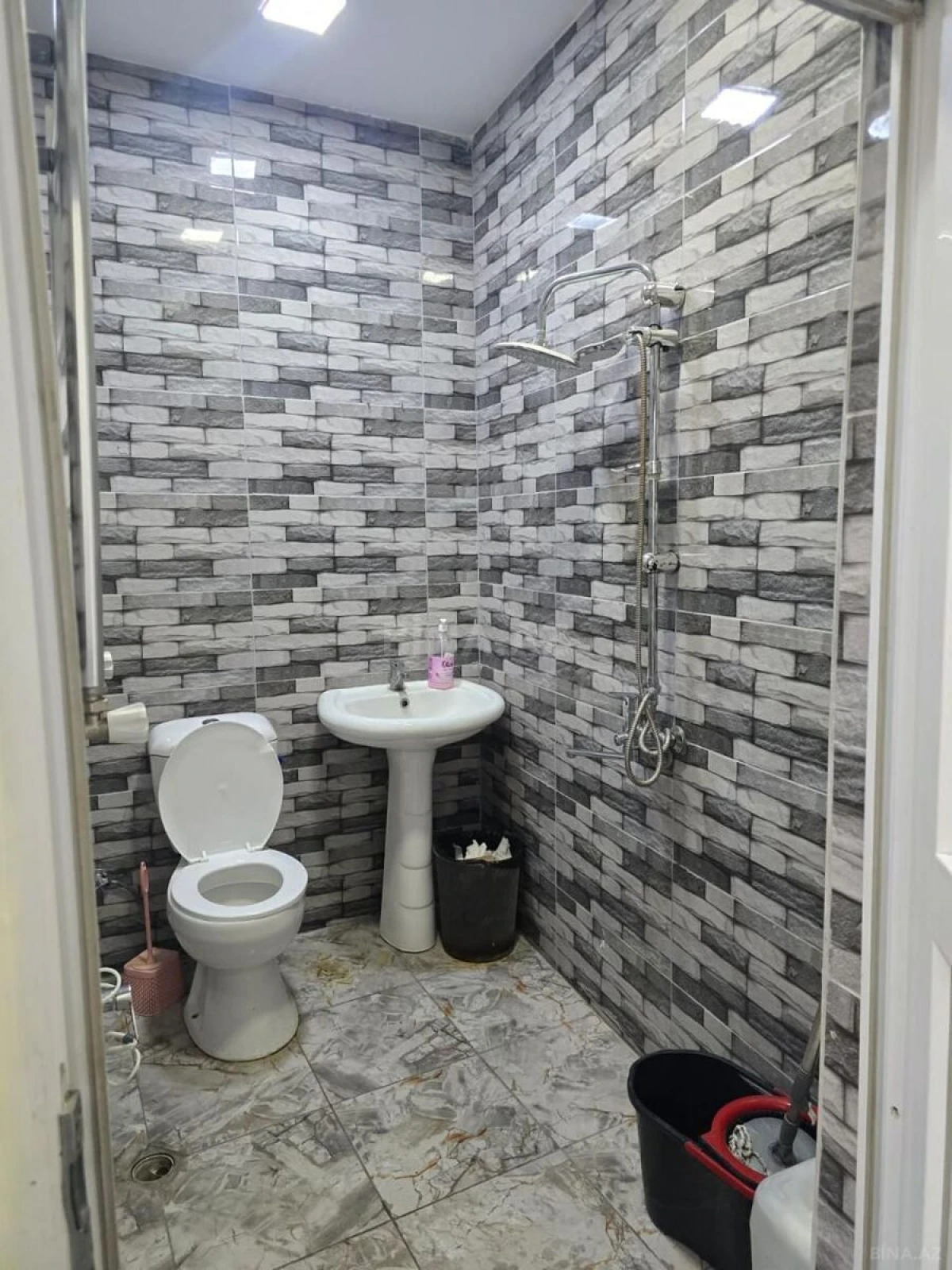 Kirayə verilir 4 otaqlı ofis 80 m²