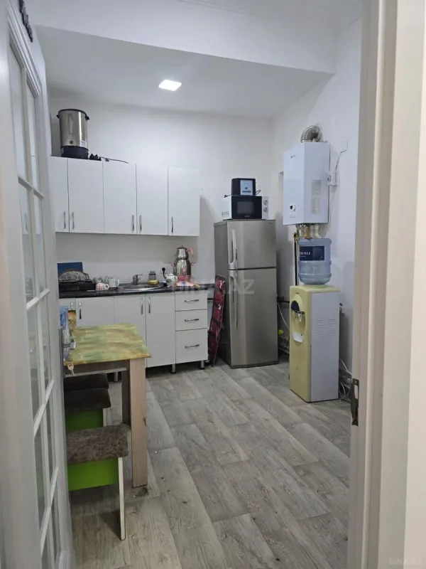 Kirayə verilir 4 otaqlı ofis 80 m²