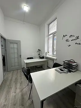 Kirayə verilir 4 otaqlı ofis 80 m²