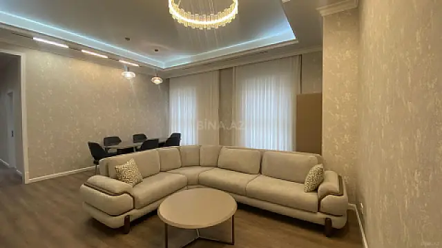 Kirayə verilir 3 otaqlı mənzil 130 m²