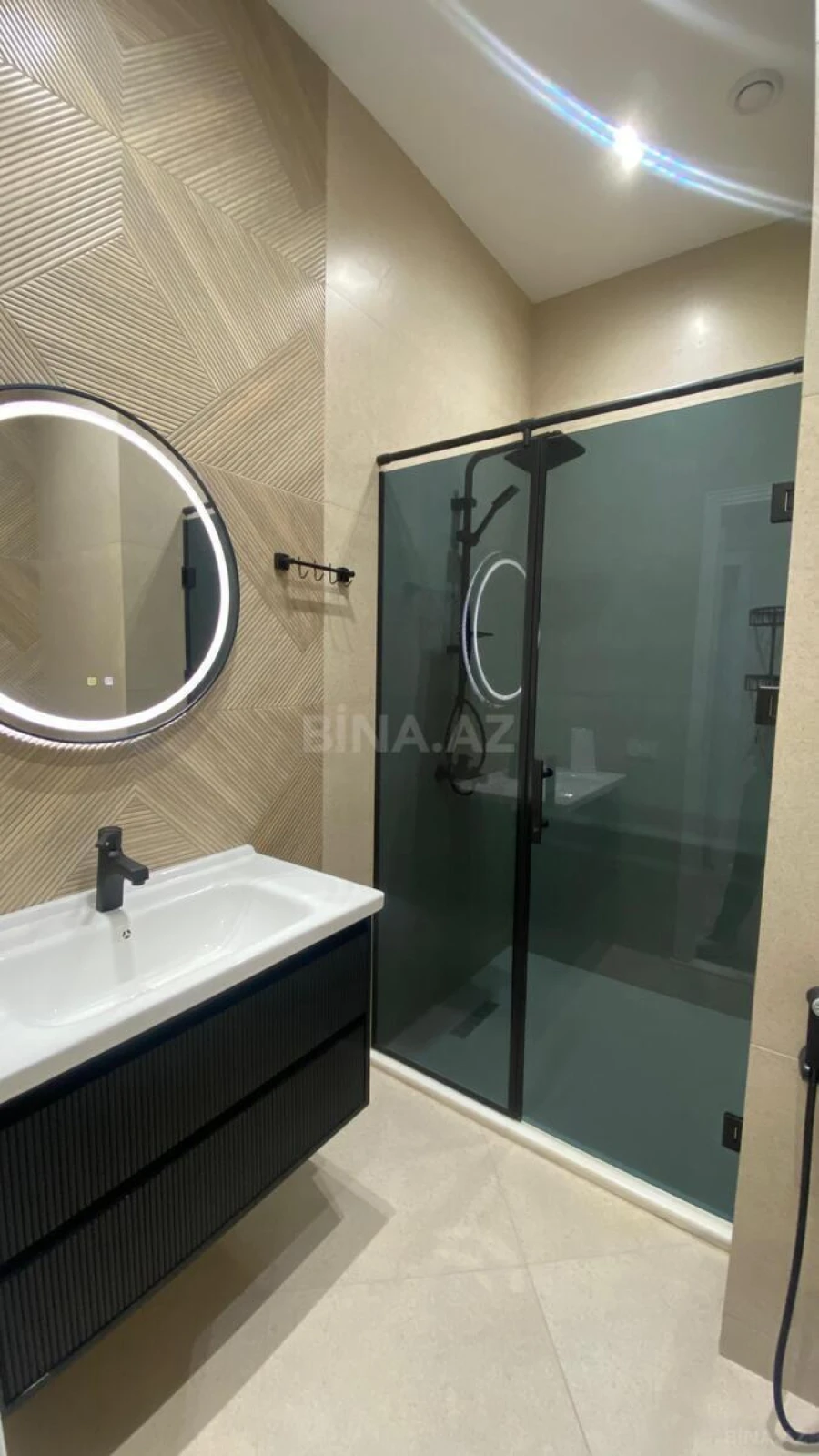 Kirayə verilir 3 otaqlı mənzil 130 m²
