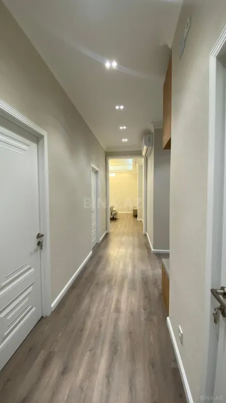 Kirayə verilir 3 otaqlı mənzil 130 m²