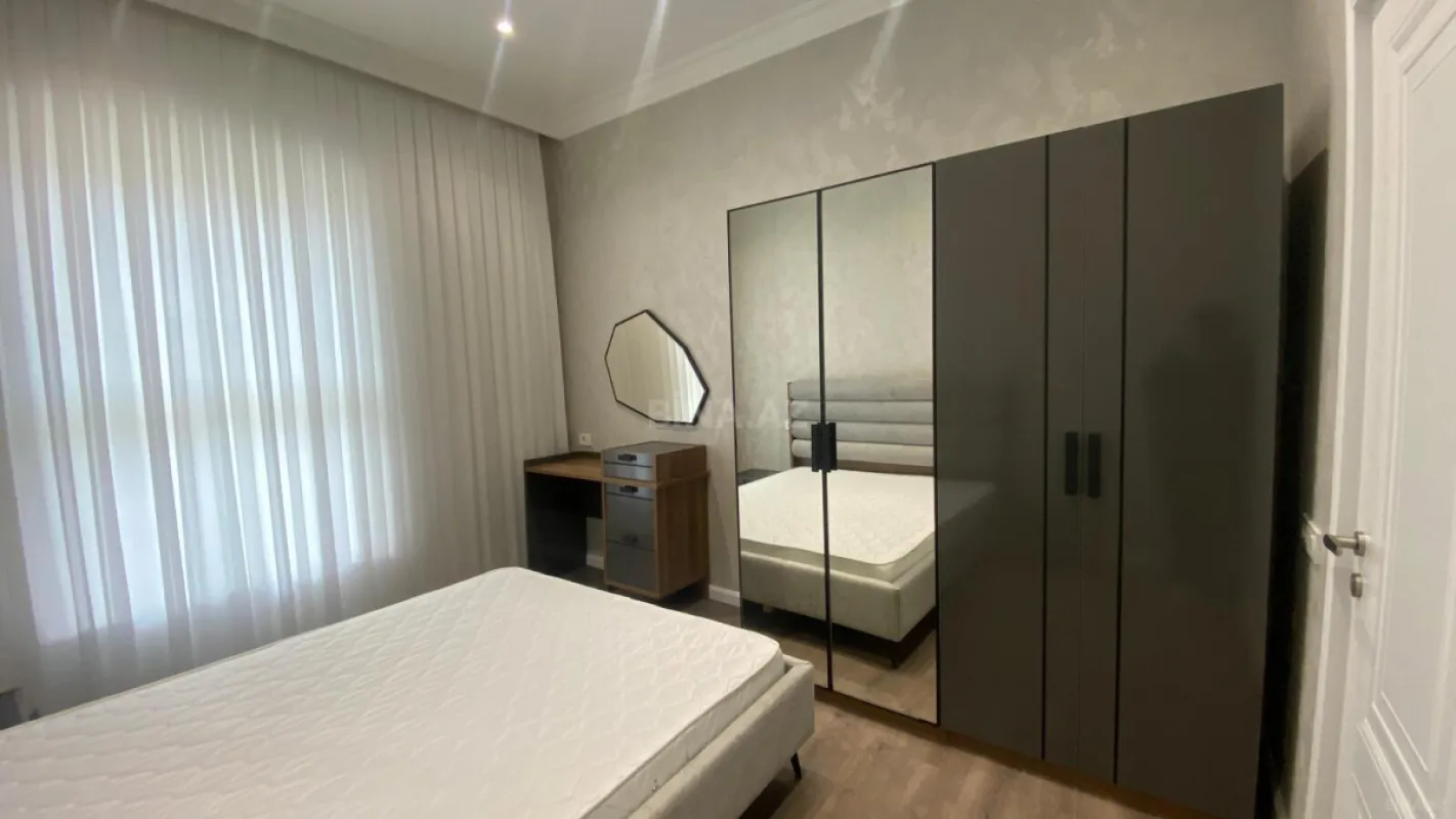 Kirayə verilir 3 otaqlı mənzil 130 m²