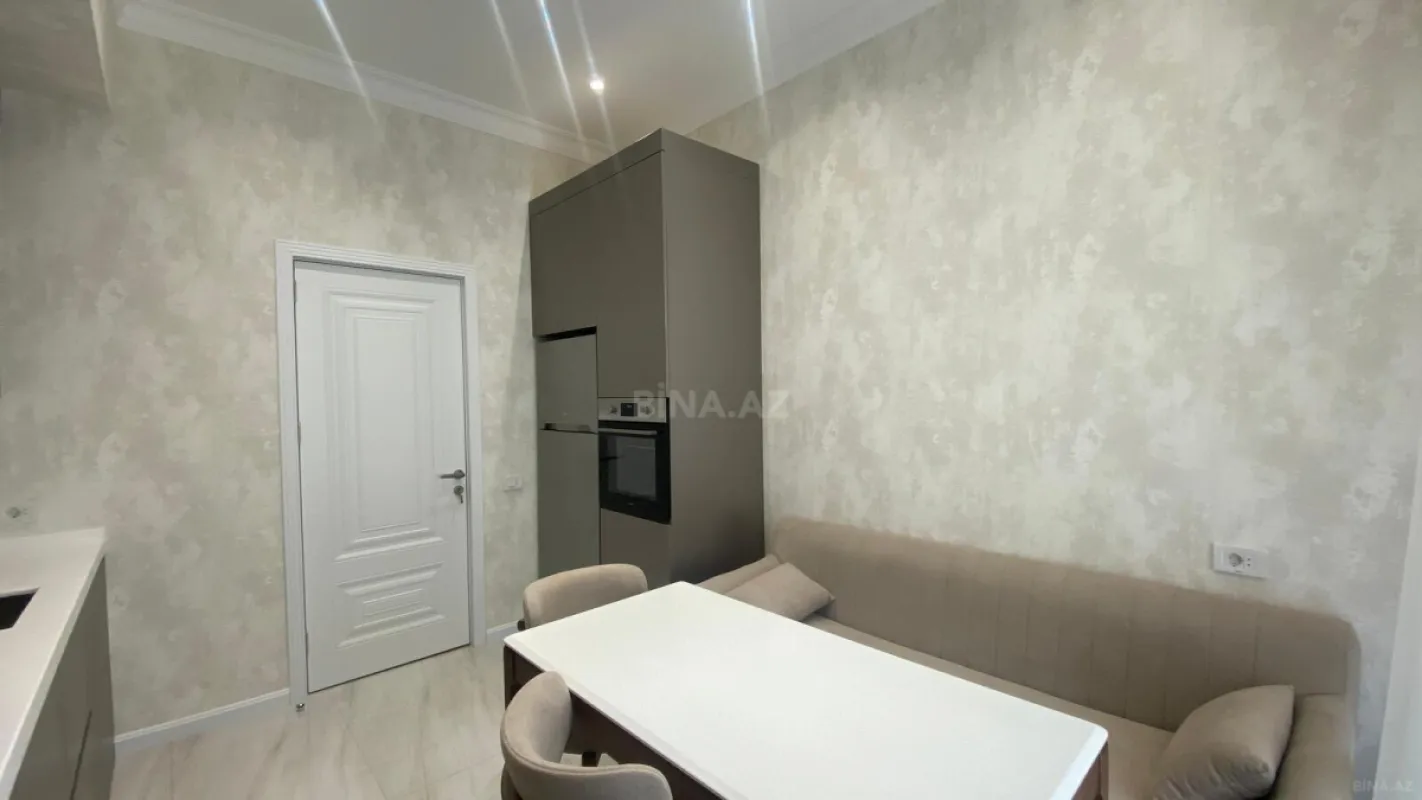 Kirayə verilir 3 otaqlı mənzil 130 m²