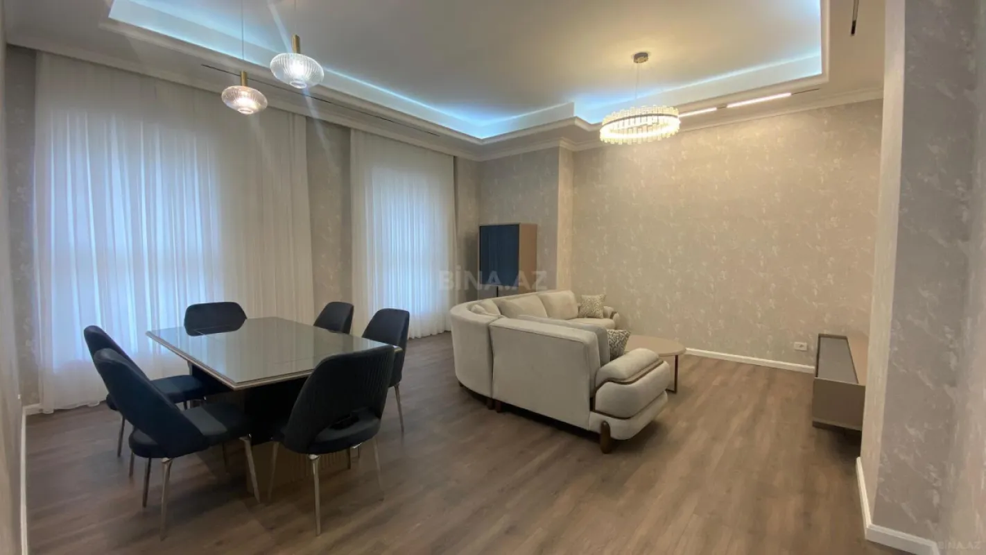 Kirayə verilir 3 otaqlı mənzil 130 m²