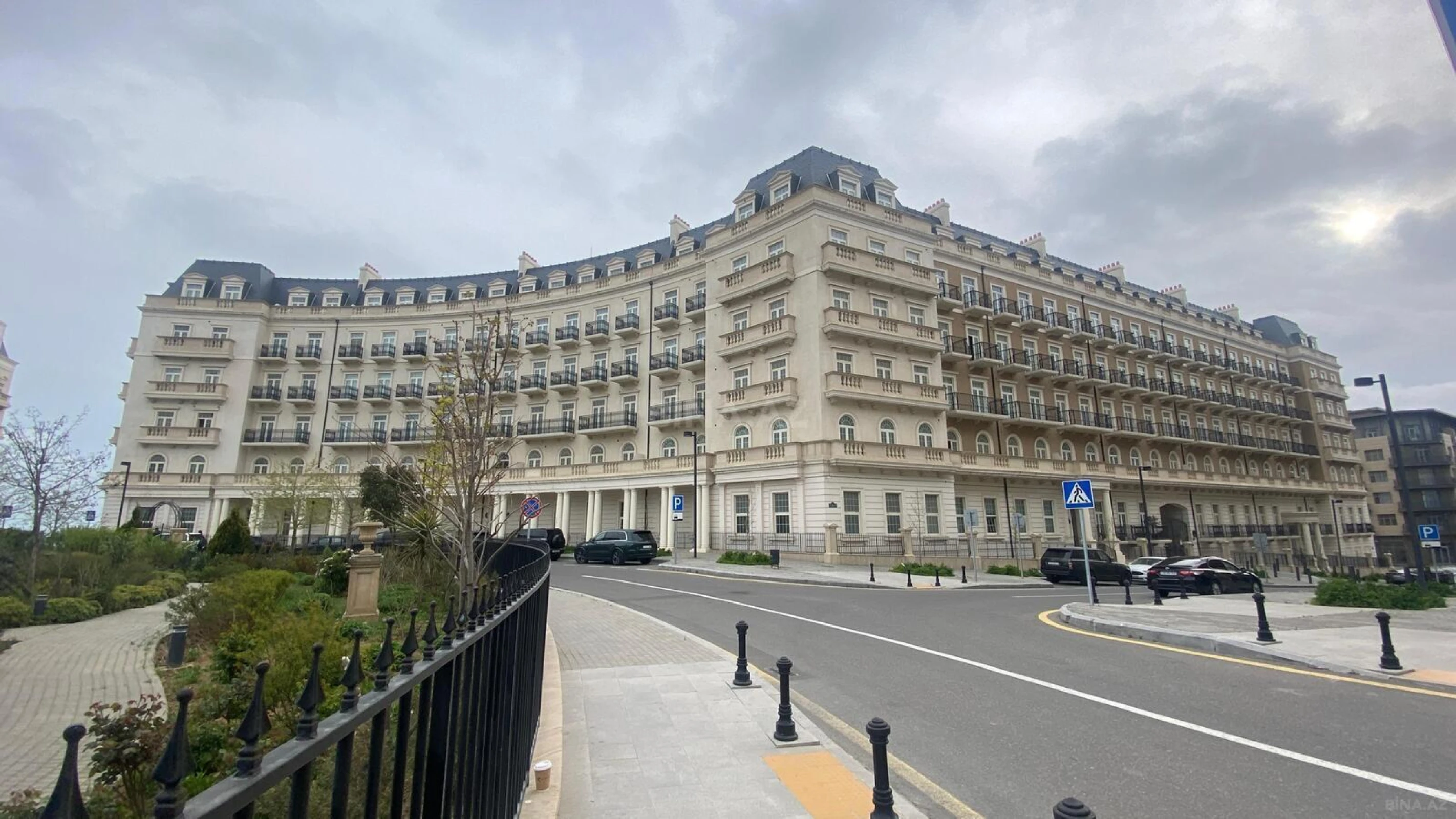 Kirayə verilir 3 otaqlı mənzil 130 m²