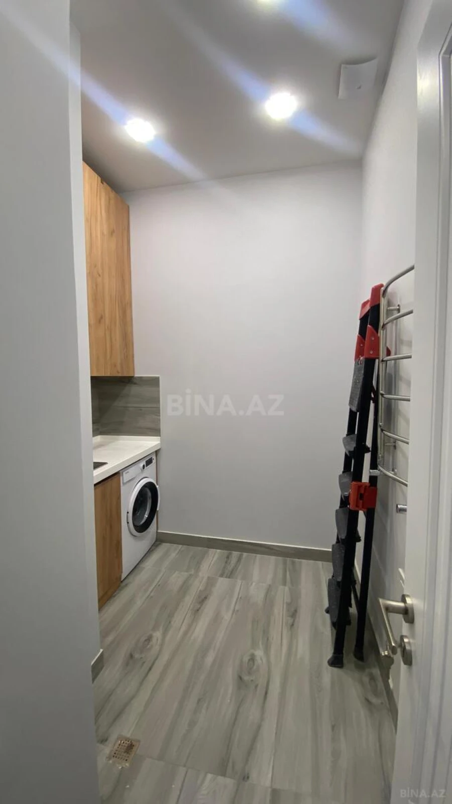 Kirayə verilir 3 otaqlı mənzil 130 m²